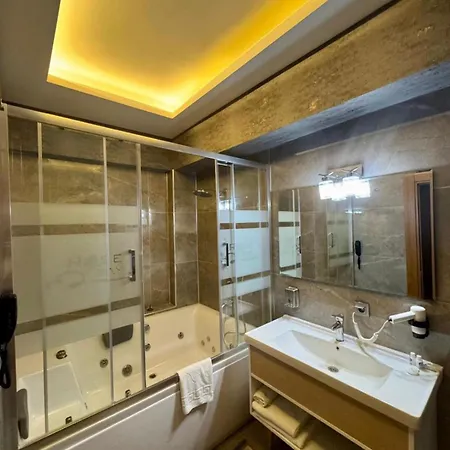 Hotel Golden Rose Deluxe 3*